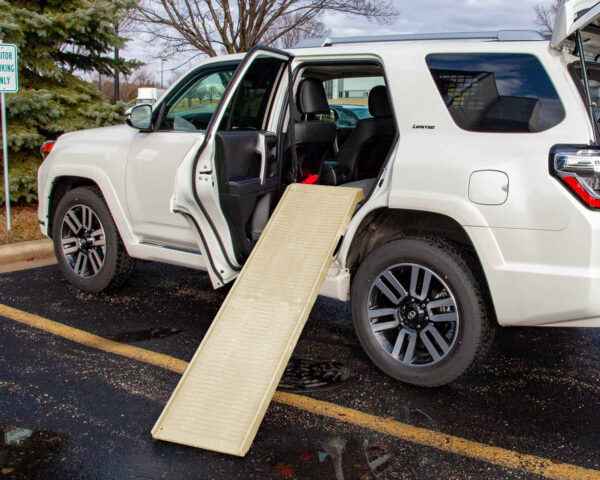 PetStep-Side-Entry-Door-Dog-Ramp-SUV_0880-Beige-Khaki